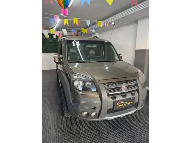 Carro Fiat Doblò 2014 Adventure 1.8