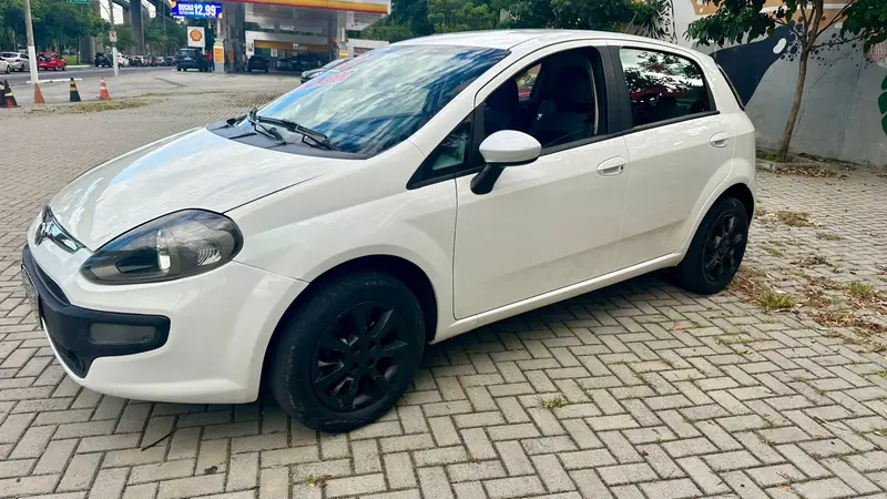 Fiat Punto Attractive 1.4 (Flex)