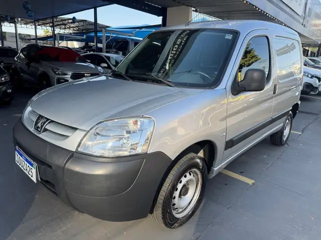 Carro Peugeot Partner 2017 Furgão 1.6 16V (Flex)