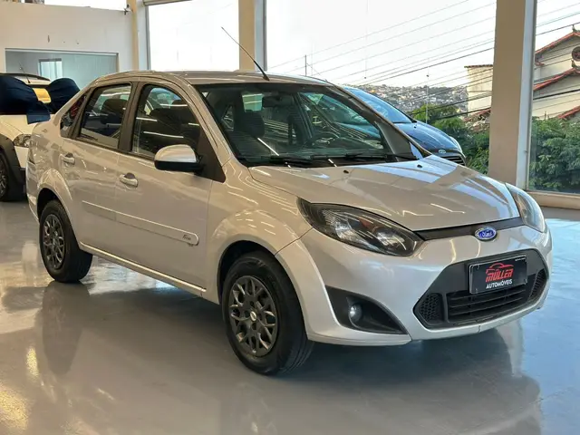 Carro Ford Fiesta Hatch 2014 SE Rocam 1.6 (Flex)