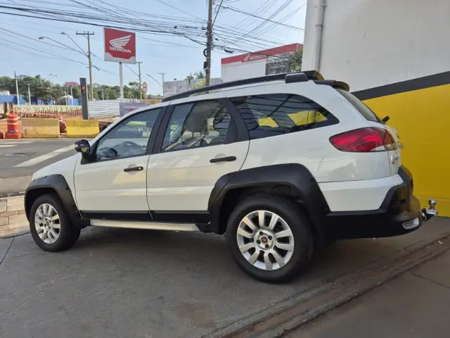 Carro Fiat Weekend 2015 Adventure 1.8 E.torQ Dualogic (Flex)