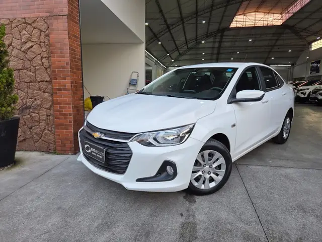 Carro Chevrolet Onix Plus 2023 LT 1.0