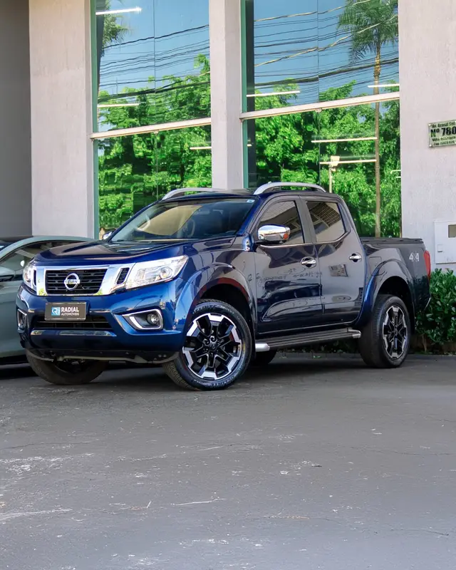 Carro Nissan Frontier 2022 2.3 TD CD LE 4x4 (Aut)