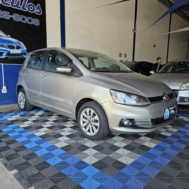 Carro Volkswagen Fox 2015 Comfortline 1.0 TEC (Flex)
