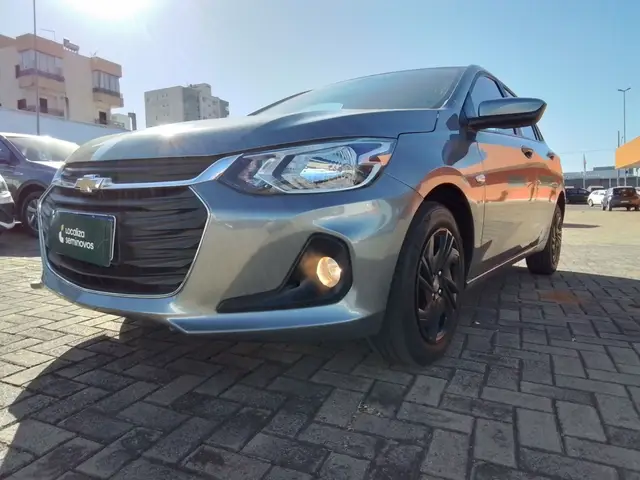 Carro Chevrolet Onix Plus 2024 LT 1.0