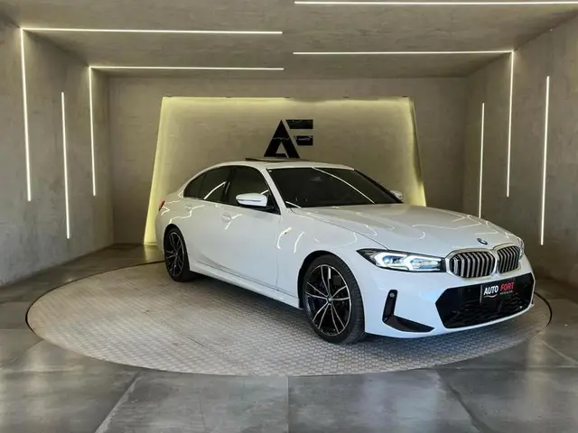 Carro BMW 320i 2024 M Sport 2.0 Turbo (Aut.)