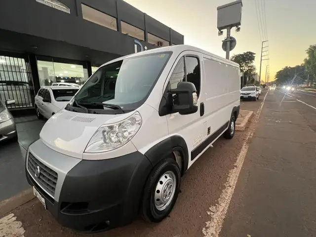 Carro Fiat Ducato 2019 2.3 TDI Cargo 10m³