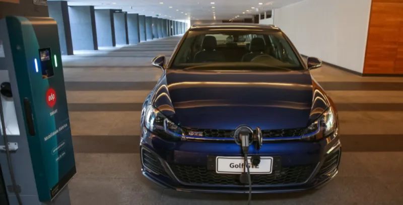 Volkswagen Golf GTE é lançado no Brasil