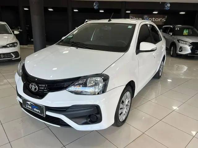 Carro Toyota Etios 2019 Platinum 1.5 (Aut) (Flex)