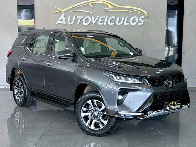 Carro Toyota SW4 2022 Diamond  2.8 turbodiesel 7L 4x4 (Aut)