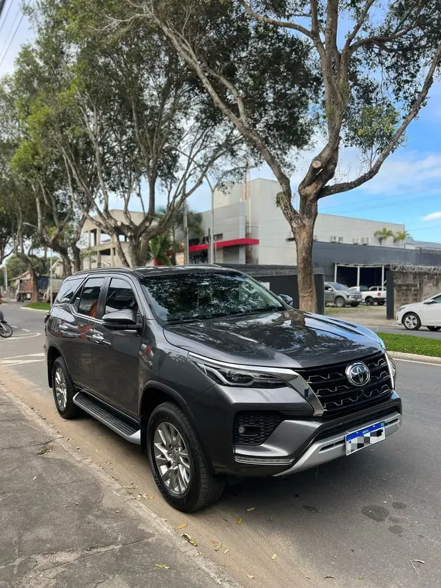Carro Toyota SW4 2022 SRX 2.8 turbodiesel 7L 4x4 (Aut)