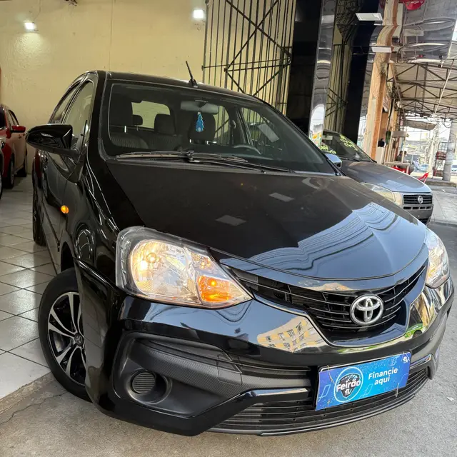 Carro Toyota Etios 2018 XS 1.5 (Flex)