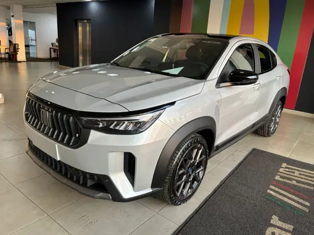 Carro Fiat Fastback 2026 Turbo 200