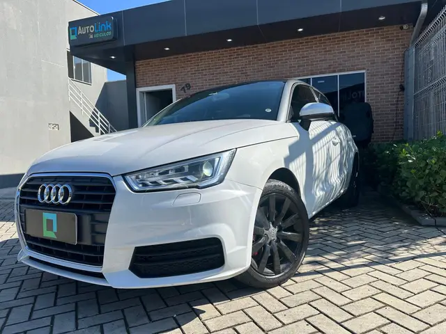 Carro Audi A1 2016 1.4 TFSI Sportback Attraction S Tronic