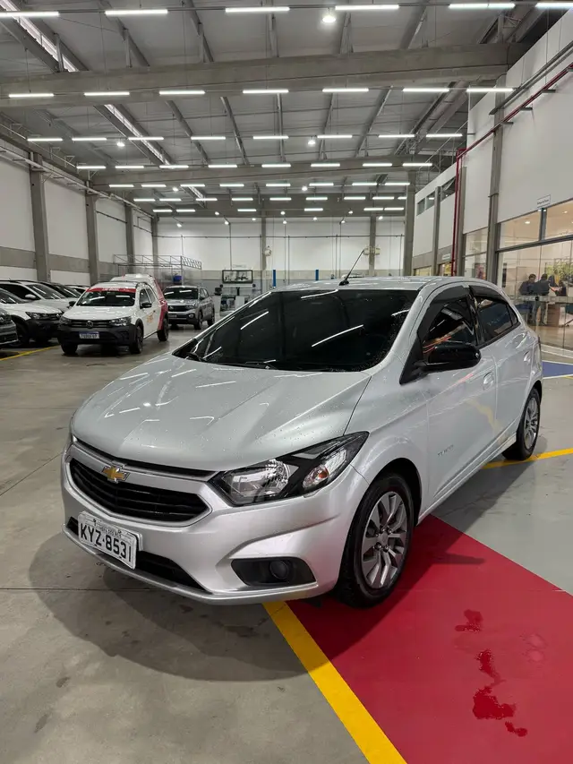 Carro Chevrolet Onix 2018 1.4 Advantage SPE/4 (Aut)