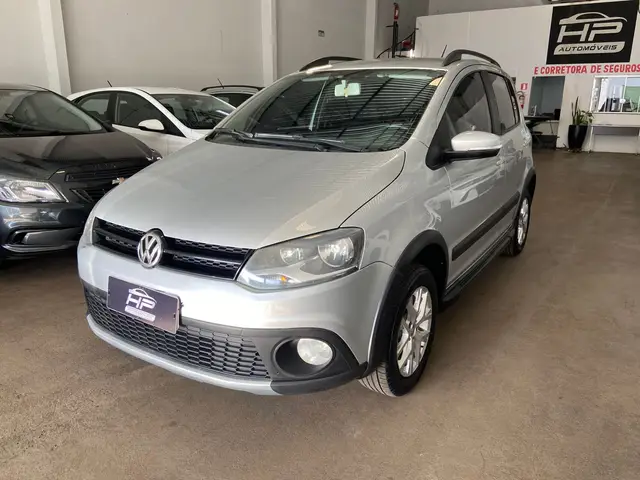 Carro Volkswagen CrossFox 2014 1.6 VHT (Flex)