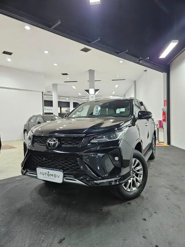 Carro Toyota SW4 2017 4.0 VVT-I SRX 7L 4x4 (Aut)