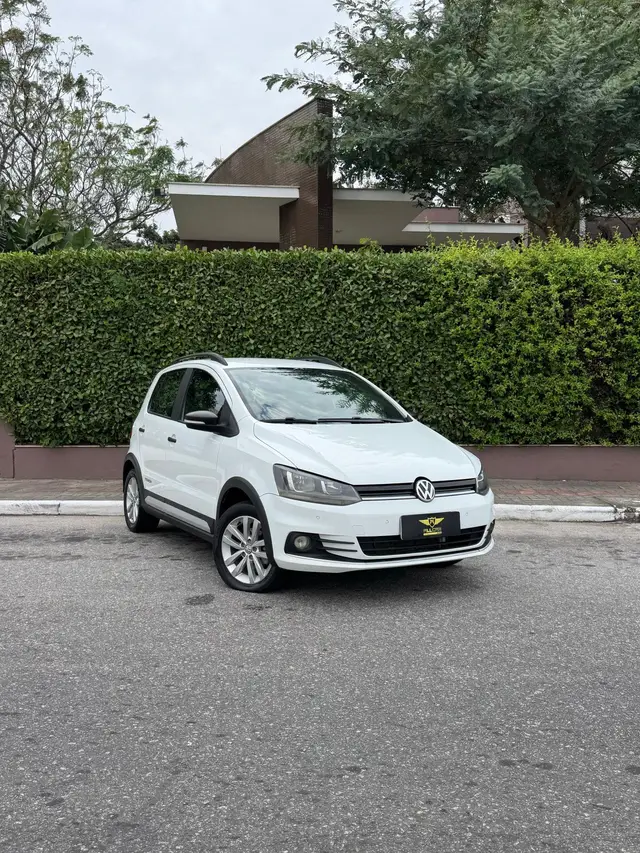 Carro Volkswagen Fox 2018 1.0 MPI Track (Flex)