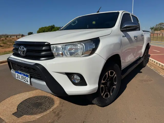 Carro Toyota Hilux Cabine Dupla 2020 Hilux 2.8 TDI CD STD Power Pack 4x4