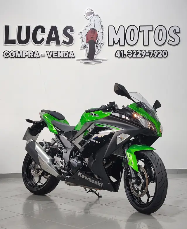 Moto Kawasaki Ninja 2023 300