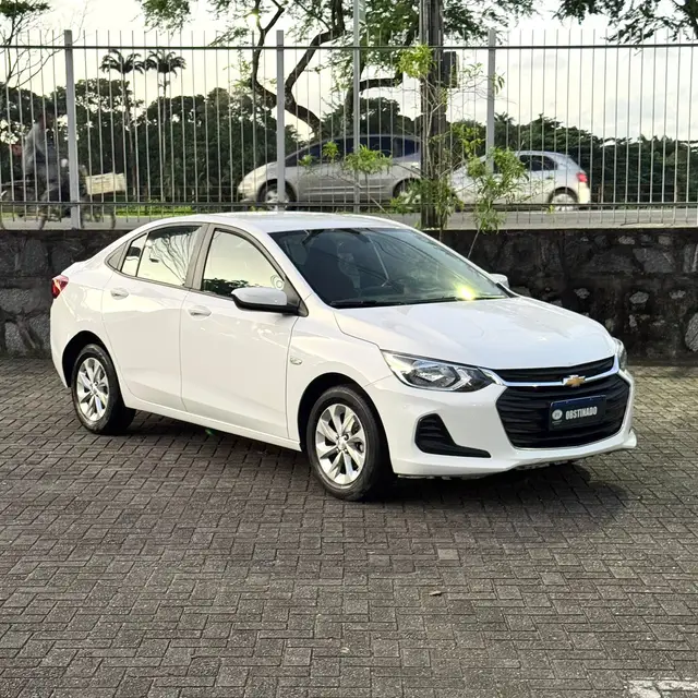 Carro Chevrolet Onix Plus 2023 LT 1.0