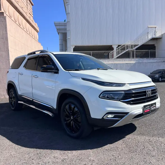 Carro Fiat Toro 2022 Volcano 1.3