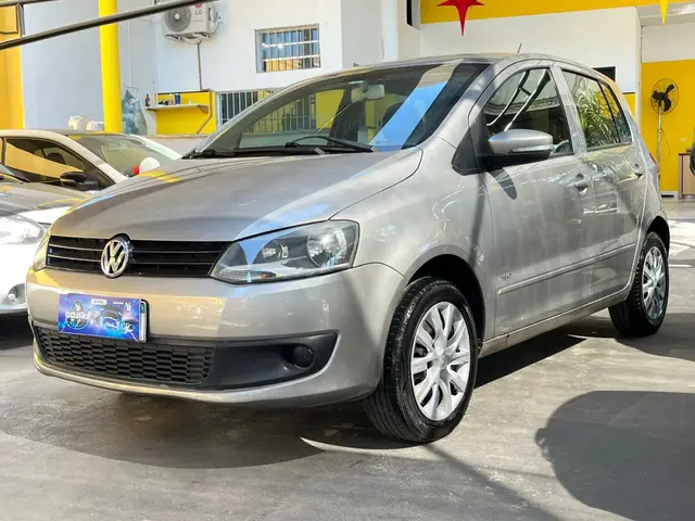 Carro Volkswagen Fox 2011 1.0 8V (Flex) 4p