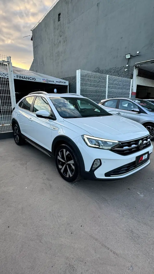 Carro Volkswagen Nivus 2023 Highline 200 TSI