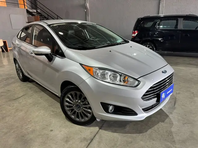 Carro Ford New Fiesta Sedan 2014 1.6 Titanium PowerShift (Flex)