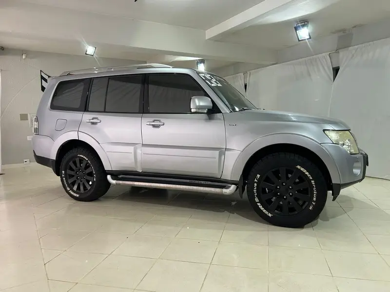 Mitsubishi 3.8 V6 5D HPE 4WD