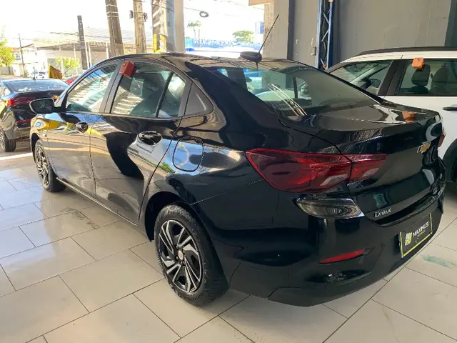 Carro Chevrolet Onix Plus 2024 LT 1.0