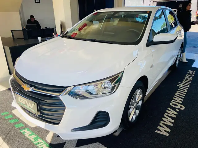 Carro Chevrolet Onix 2023 LT 1.0