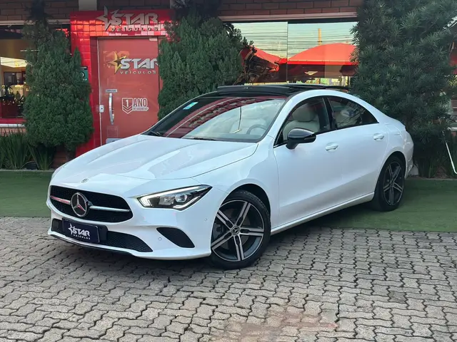 Carro Mercedes-Benz CLA 250  2021 2.0 CGI Gasolina 4MATIC (Aut)
