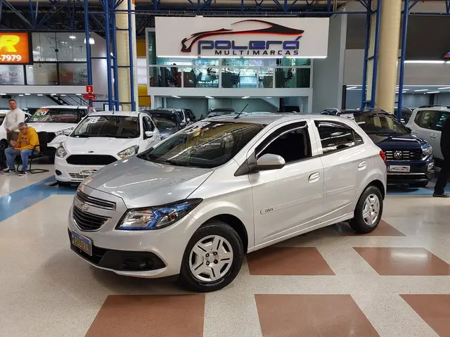 Carro Chevrolet Onix 2013 1.0 LT SPE/4