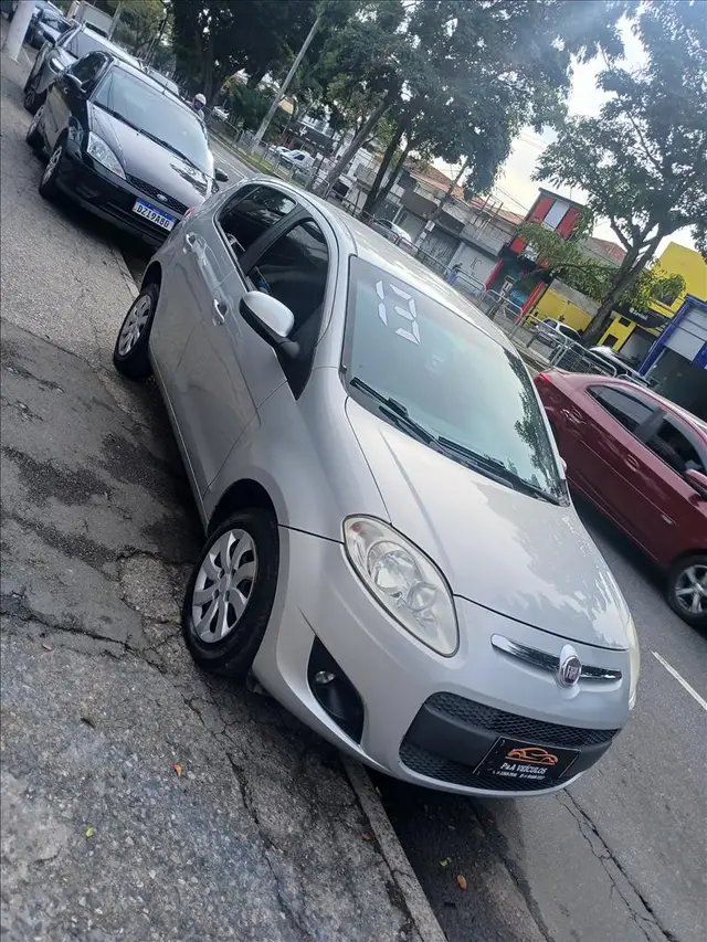 Carro Fiat Palio 2013 Attractive 1.4 8V (Flex)