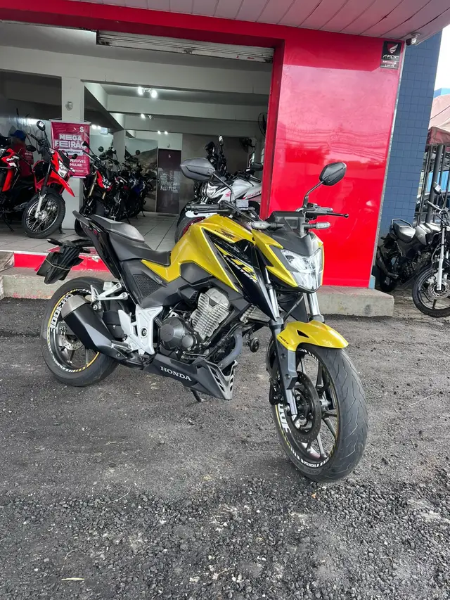 Moto Honda CB 300F Twister 2023 (ABS)