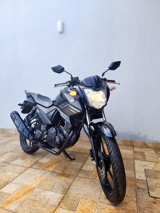 Moto Yamaha YS 150 Fazer 2022 SED
