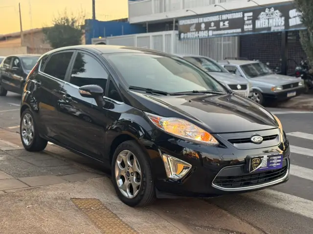 Carro Ford New Fiesta Sedan 2013 SE 1.6 (Flex)