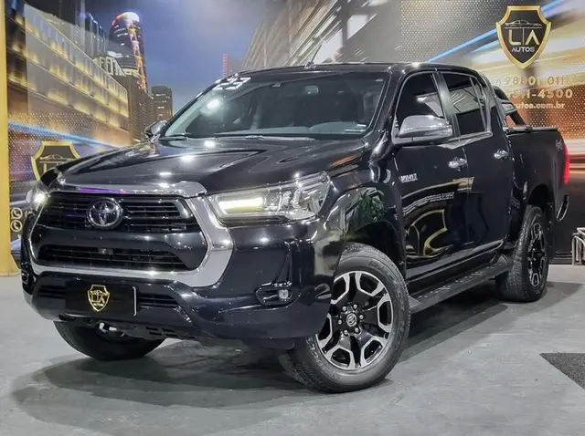 Carro Toyota Hilux Cabine Dupla 2023 SRX 4x4 2.8 Diesel