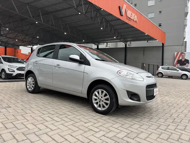 Carro Fiat Palio 2014 Attractive 1.0 8V (Flex)