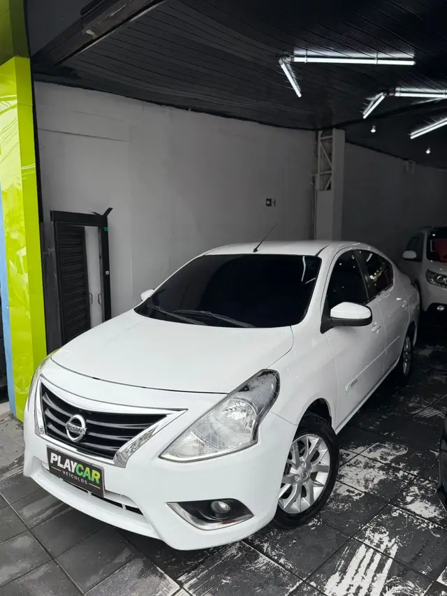 Carro Nissan Versa 2017 1.6 16V SV FlexStart CVT (Flex)