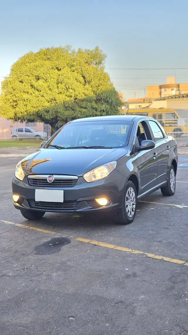 Carro Fiat Grand Siena 2016 Evo Attractive 1.4 8V (Flex)
