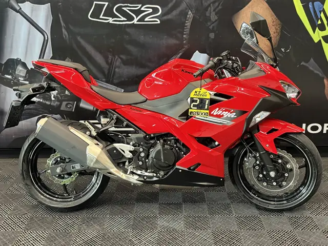 Moto Kawasaki Ninja 2021 400