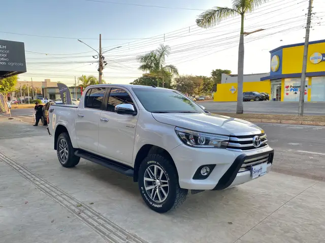 Carro Toyota Hilux Cabine Dupla 2018 Hilux 2.8 TDI SRX CD 4x4 (Aut)