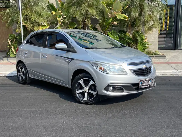 Carro Chevrolet Onix 2013 1.0 LT SPE/4