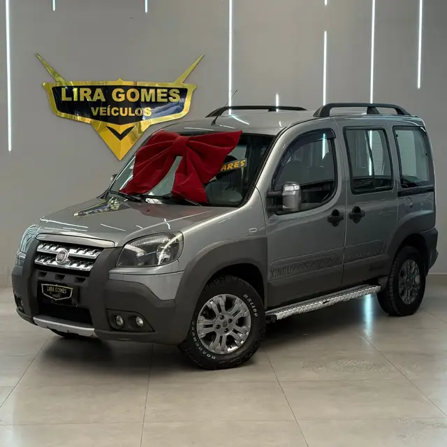 Carro Fiat Doblò 2013 Adventure 1.8 16V (Flex)
