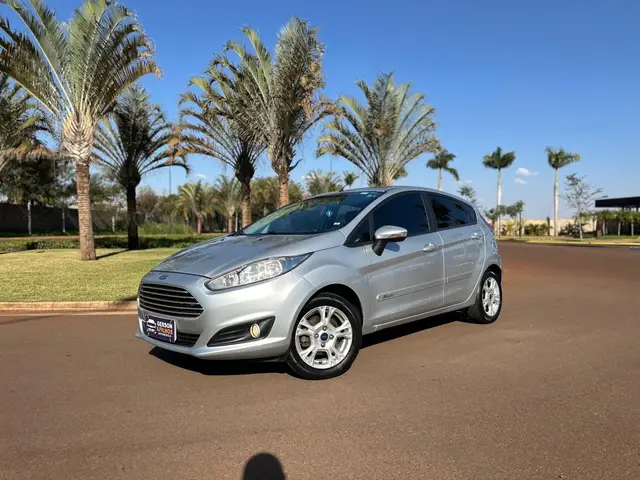Carro Ford New Fiesta Hatch 2015 New Fiesta S 1.5 16V