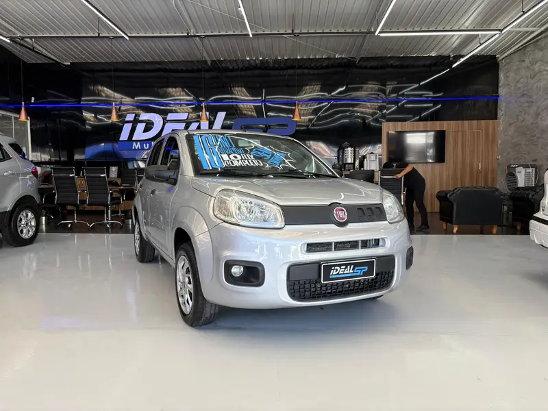 Fiat Uno Attractive 1.0 (Flex) 4p