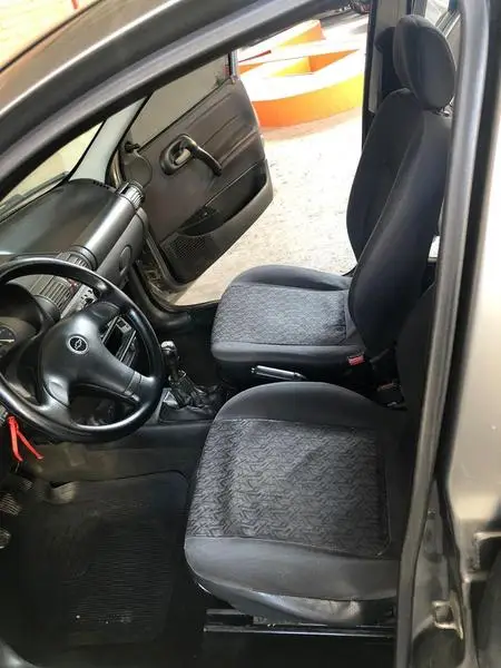 Carro Chevrolet Classic 2004 Corsa Sedan  1.0 MPFi