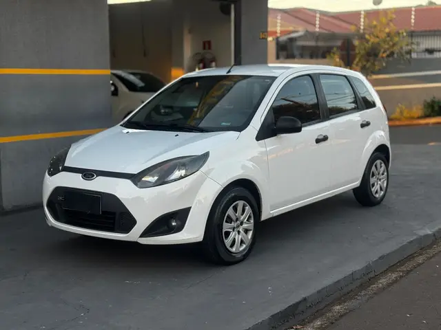 Carro Ford Fiesta Hatch 2013 Rocam 1.0 (Flex)